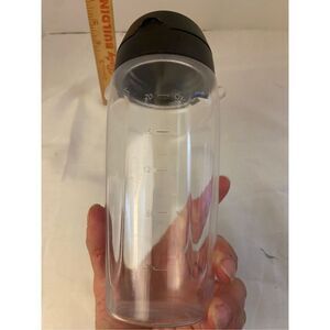 Osyerbottle measuring cup shaker 30 oz